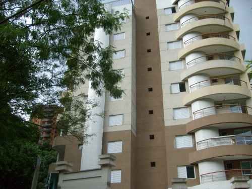 Reforma em apartamento que muda fachada do prédio precisa da permissão de todos os condôminos