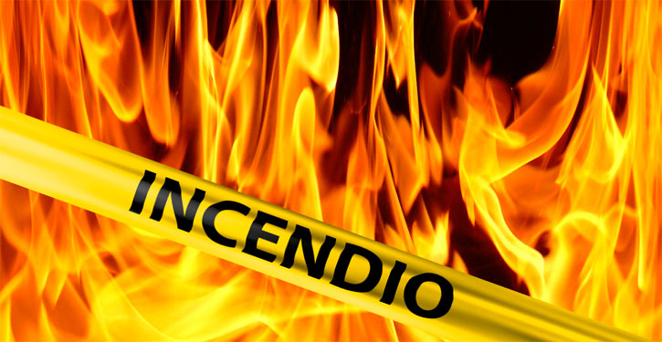 Incêndio atinge prédio em construção no Centro de Blumenau