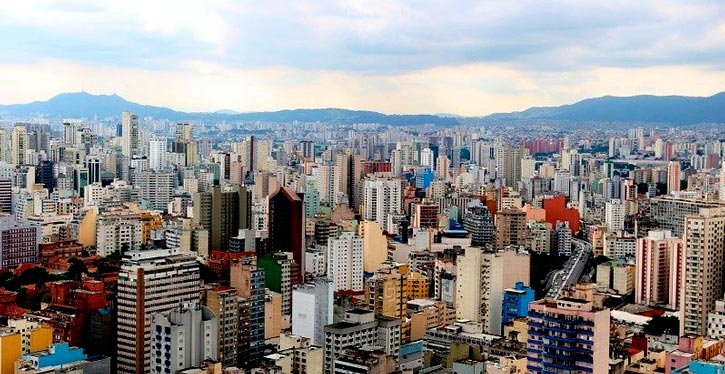 Moradores devem ser informados sobre caso de covid-19 no prédio?