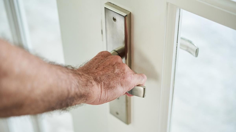 Donos não podem alterar posição de porta de apartamento
