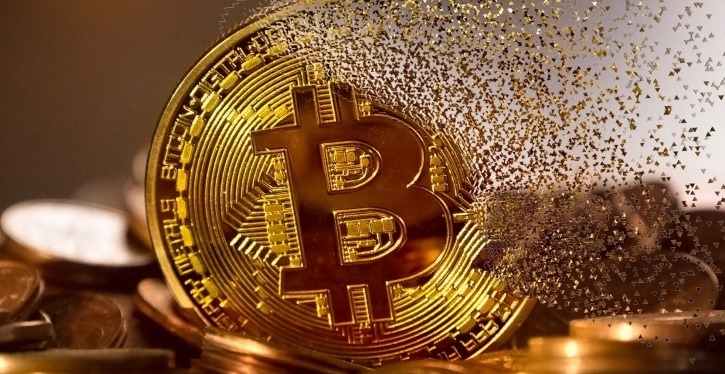 Síndico usa dinheiro para comprar Bitcoin, perde tudo e é preso