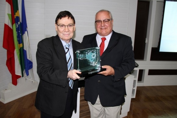 SECOVI/SC premia condomínios em comemoração ao Dia do síndico
