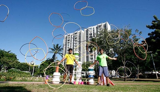Áreas comuns dos condomínios viram espaços para brincadeiras