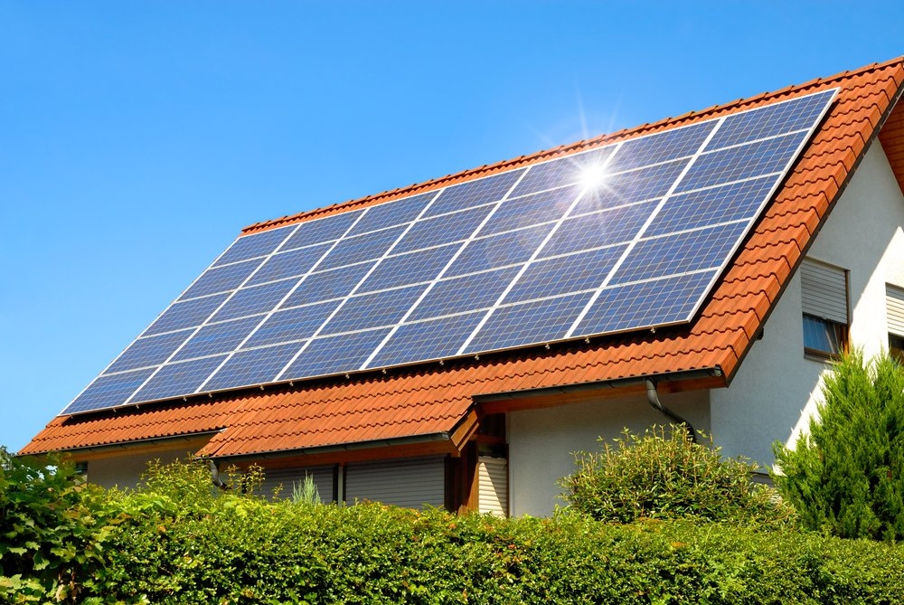 Energia fotovoltaica gera economia de 45% a condomínio