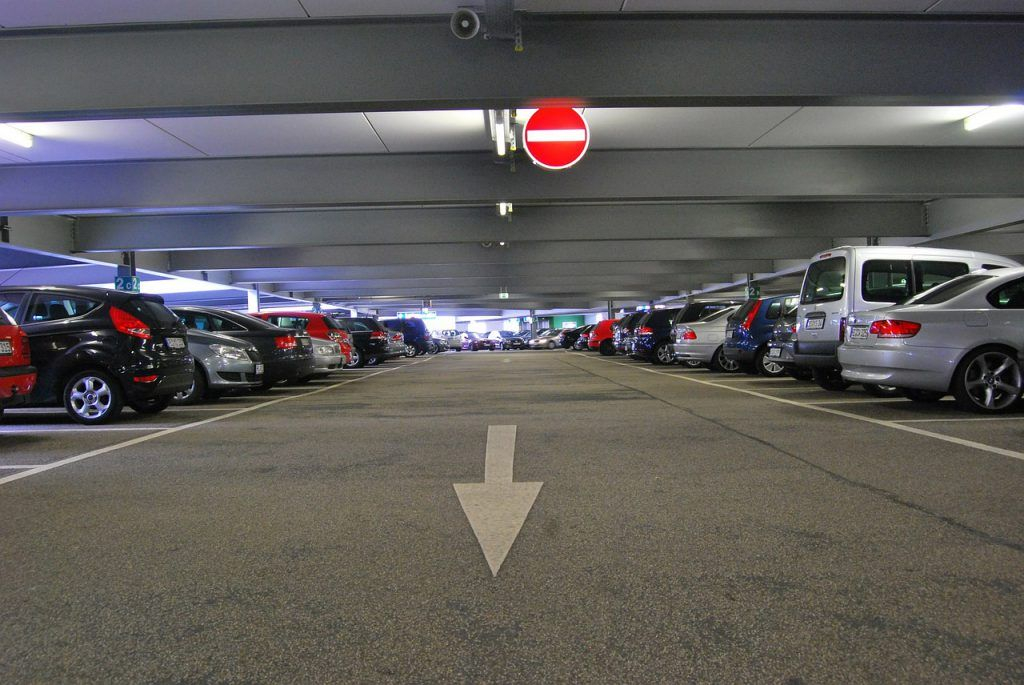 Como organizar a garagem do condomínio em 4 passos