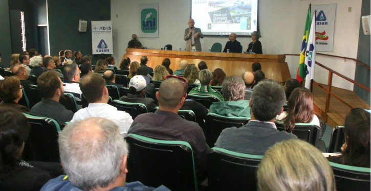 Encontro com a Casan esclarece dúvidas de síndicos