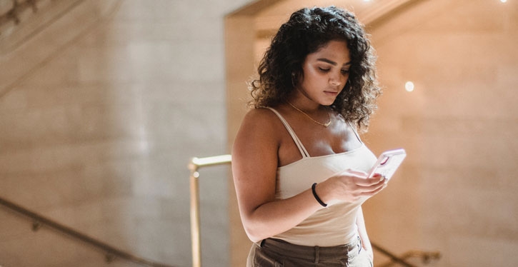 Mantida multa aplicada a moradora por não usar máscara em áreas comuns de condomínio