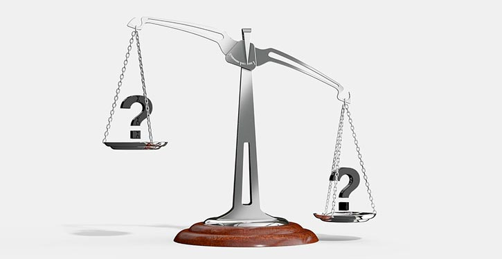 Sou subsíndico e estou tendo problemas com a síndica, pois ela está fazendo obras desnecessárias e deixando de realizar obras emergenciais. Caso aja um incidente, eu como subsíndico respondo judicialmente?