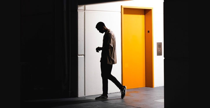 Condomínio é recomendado pelo MPF a não discriminar funcionários em elevador social