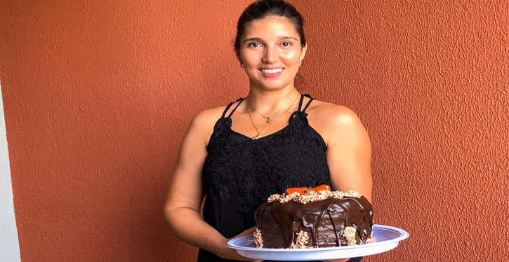 Serviços como manicure, salão de beleza, pet shop e produtos como feijoada, tortas, salgados são oferecidos pelo whatsapp 